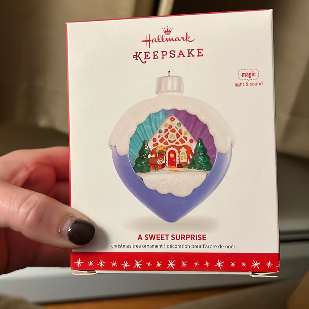 2016 hallmark keepsake "a sweet surprise" ornament